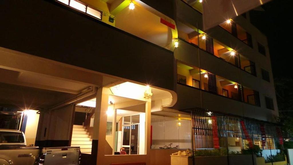 Phusiri Place Chiang Mai Bagian luar foto
